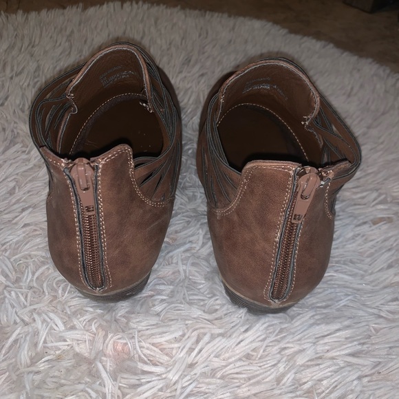 New flat booties - Picture 3 of 3